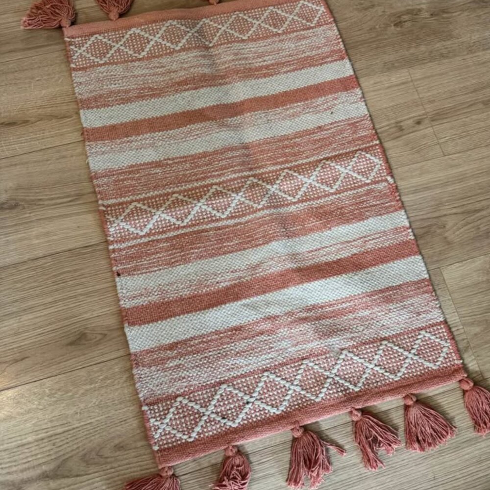 Coral Accent Rug